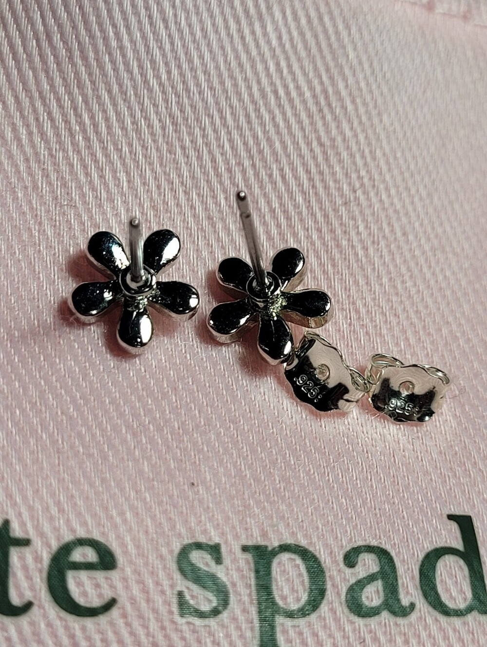 Kate Spade Gleaming Gardenia Flower Stud Earrings Cubic Zirconia/Titanium NWT - Picture 5 of 5